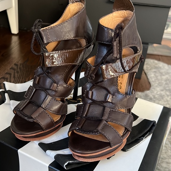 L.A.M.B brown booties size 6. Worn once - Picture 2 of 4